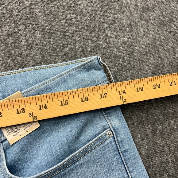 Levi's 311 Shaping Skinny Jeans Womens Size 33x30 16 Short Blue Light Wash - Picture 10 of 13
